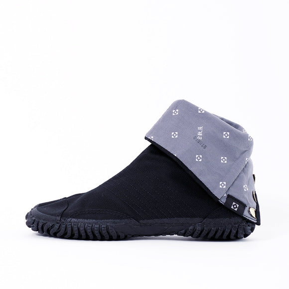 Left side of black Tabi Shoes " SAIBU "