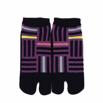 Front view of short black Tabi Socks " Sankuzushi "