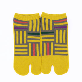 Front view of short yellow Tabi Socks " Sankuzushi "