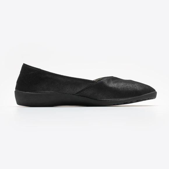 Right side of black Tabi Shoes " tabiRela MARY "