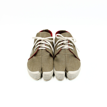 Front view of khaki Tabi Shoes " YUI "