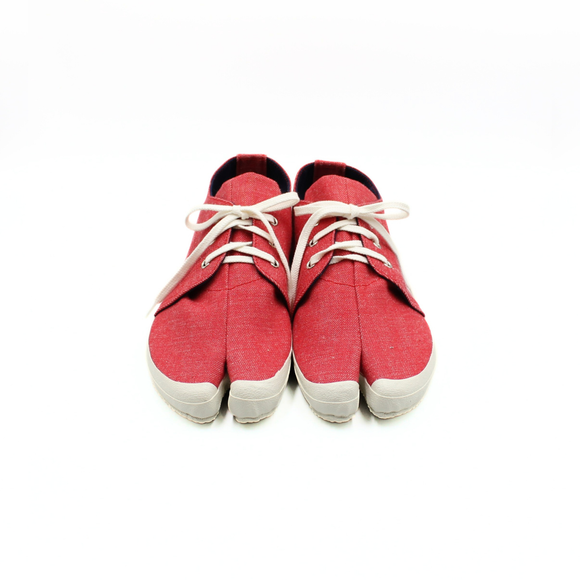 Front view of red Tabi Shoes " YUI "