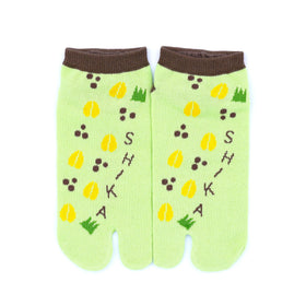 Front view of short green Tabi Socks " Shika-no Ashiato "