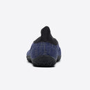 Back view of zebra navy Tabi Shoes " hitoe+ "