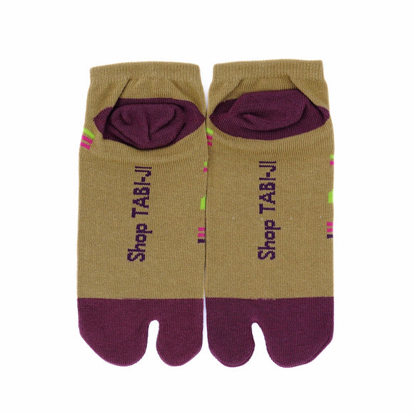 Back view of short khaki Tabi Socks " Mikasayama "