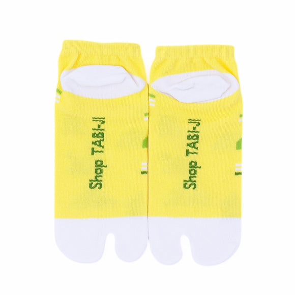 Back view of short yellow Tabi Socks " Mikasayama "