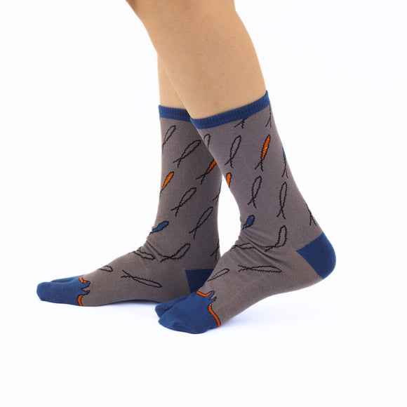 Person wearing long gray Tabi Socks " Shirasu2", right side view
