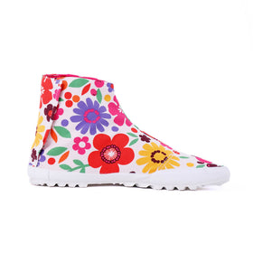 Right side of pink Tabi Shoes " KIDS SUN GARDEN "