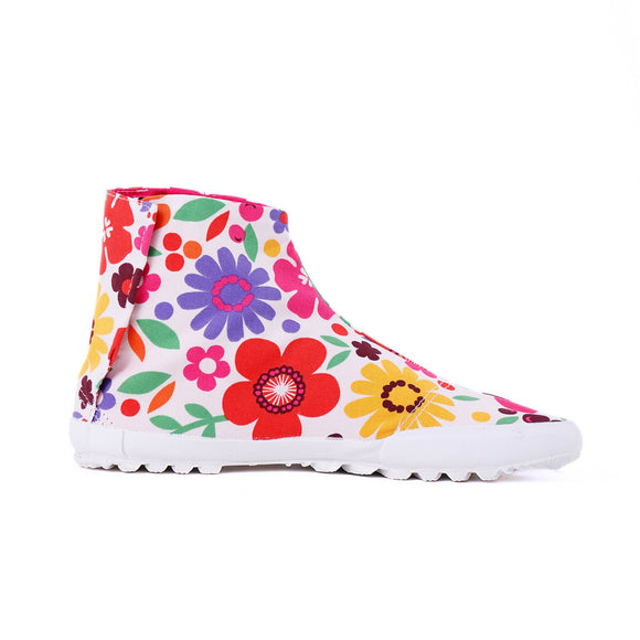 Right side of pink Tabi Shoes " KIDS SUN GARDEN "