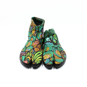 Front view of green Tabi Shoes " UROKO "