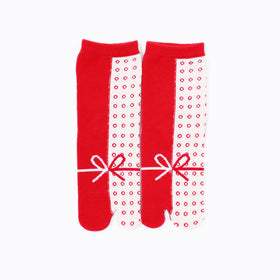 Front view of long red Tabi Socks " Goen "– children's size