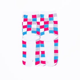 Back view of long pink Tabi Socks " Chigiri-e "– children's size