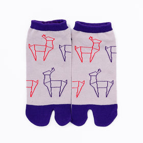 Front view of short beige Tabi Socks " Shika Origami "