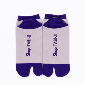 Back view of short beige Tabi Socks " Shika Origami "