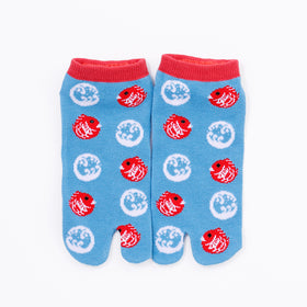 Front view of short light blue Tabi Socks " Tai "