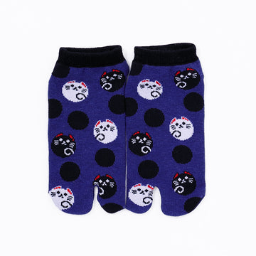 Front view of short navy Tabi Socks " Maneki Neko "