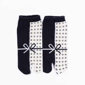 Front view of short black Tabi Socks " Goen "