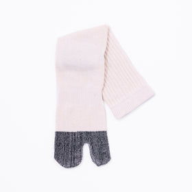Front view of beige Tabi Socks "NOBI NOBI"