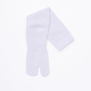 Front view of white Tabi Socks "NOBI NOBI"