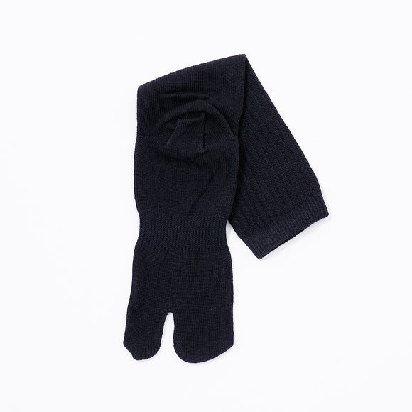 Back view of black Tabi Socks "NOBI NOBI"