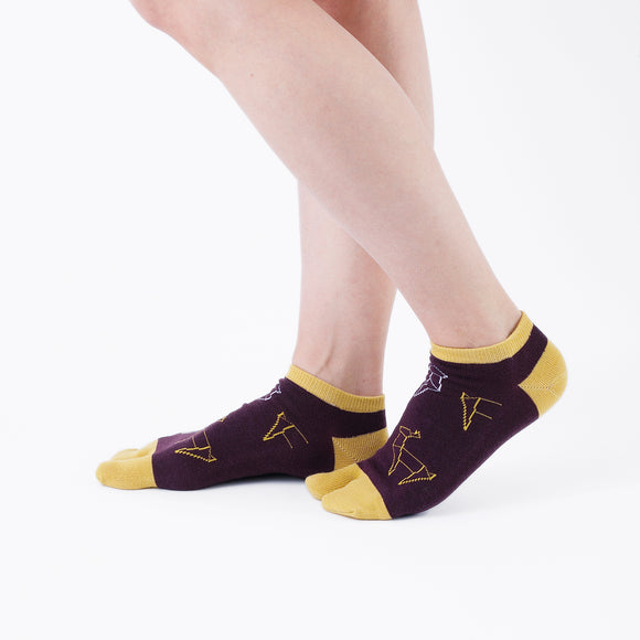 Back view of short purple Tabi Socks " Shika Origami "
