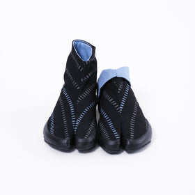 Front view of black Tabi Shoes " SHINOBI "
