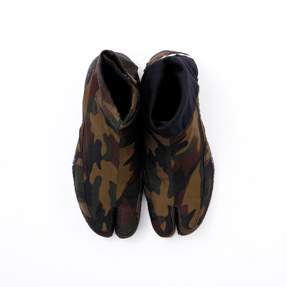 Top view of green Tabi Shoes " MEISAI "